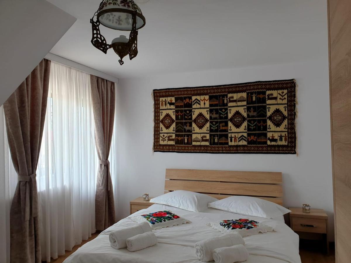 Casa Tomsa Bed & Breakfast Rozavlea Стая снимка