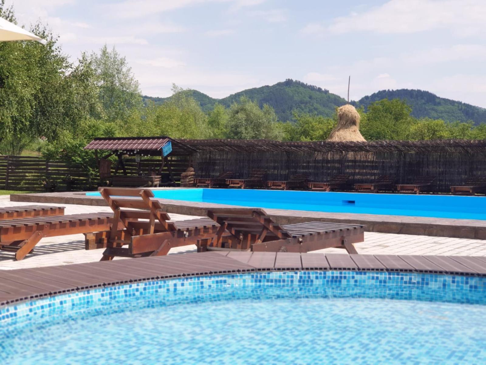 Casa Tomsa Bed & Breakfast Rozavlea Екстериор снимка
