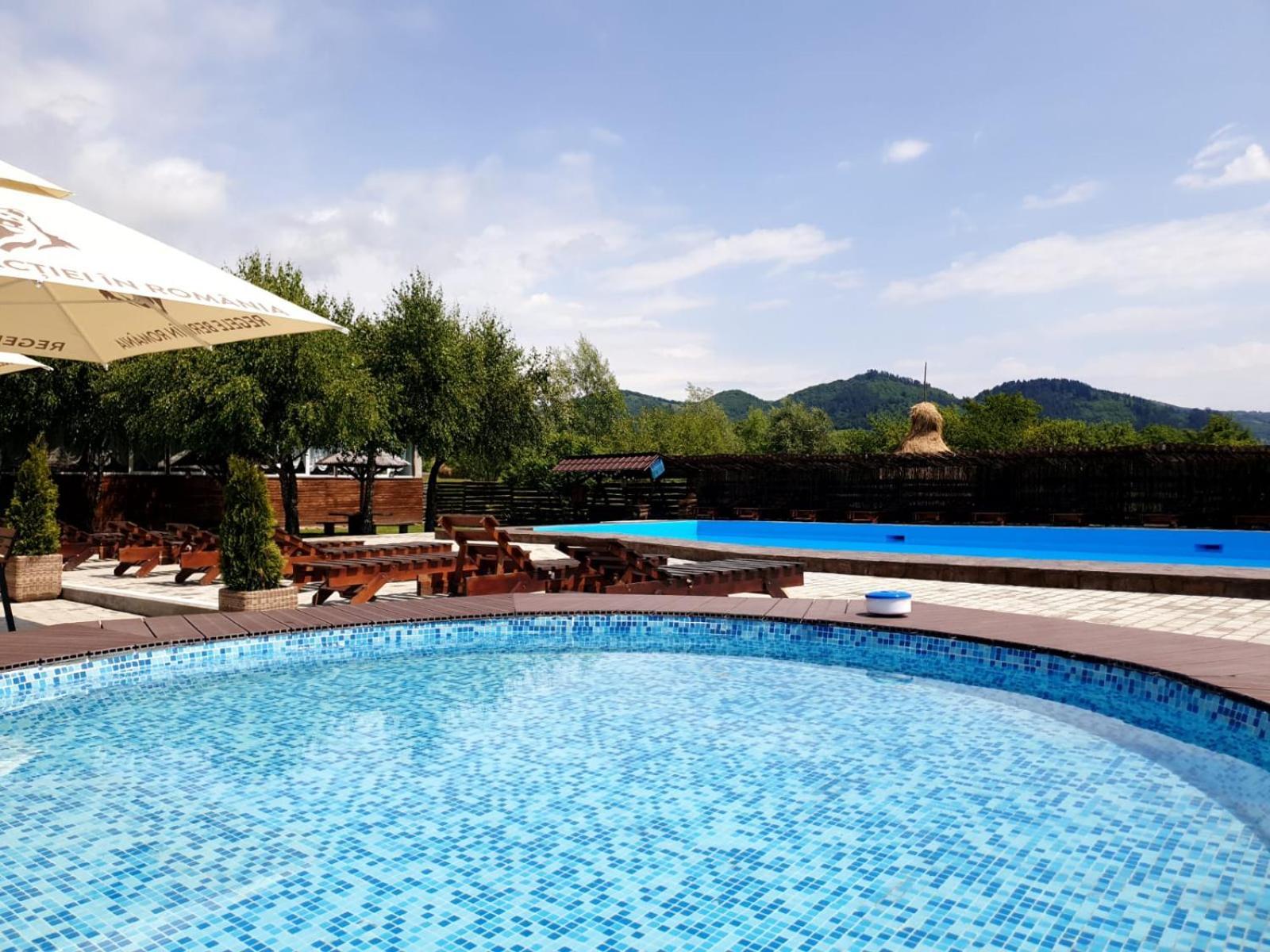 Casa Tomsa Bed & Breakfast Rozavlea Екстериор снимка