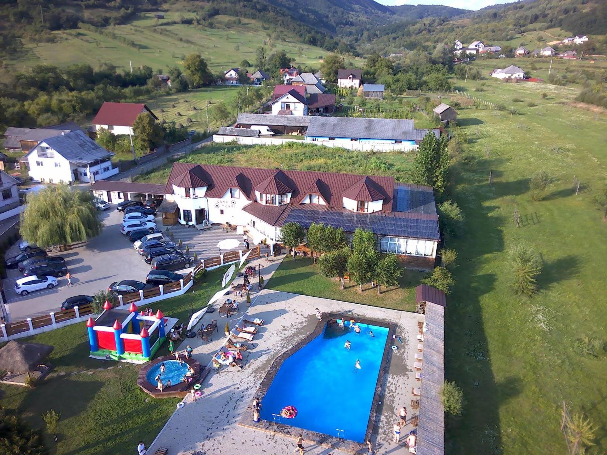 Casa Tomsa Bed & Breakfast Rozavlea Екстериор снимка